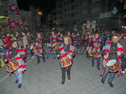Los Reyes Magos llegaron a Onda cargados de regalos
