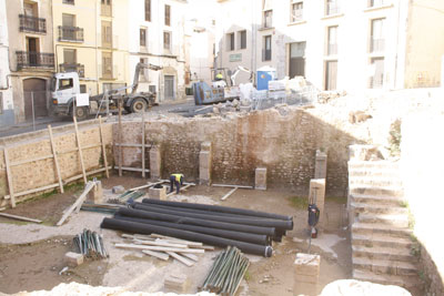 La actuación se basa ahora en la instalación de colectores y luz / LLUÍS DOMÈNECH