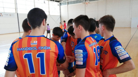 Los juveniles durante un tiempo muerto / ARRELS