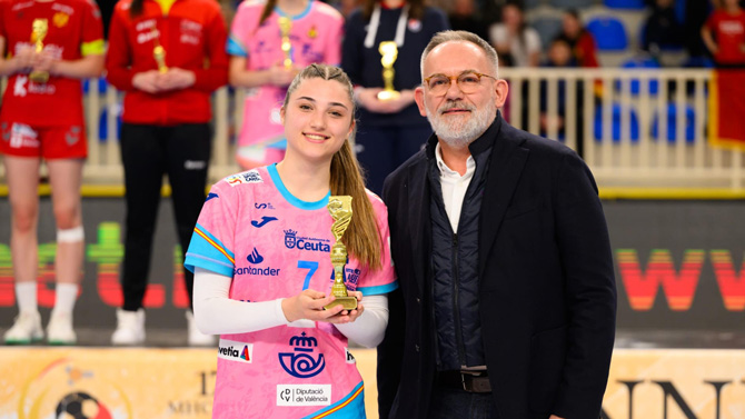 Fue elegida mejor extremo derecho del campeonato