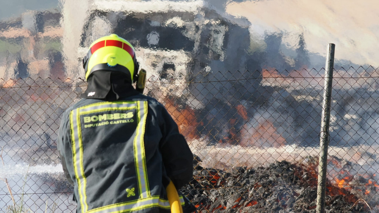 Declaran dos incendios industriales en Onda