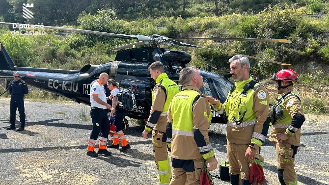 Muere un hombre de 47 años tras volcar una máquina en Suera