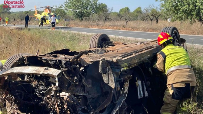 Muere un joven y otros cinco resultan heridos en un accidente en la CV-21