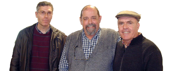 En la imagen: componentes del proyecto Nomochirus: Juan Antonio García, Jaume Gallemí y Manolo Saura (de izq. a dcha). Foto realizada en el 1r Congrés de Paleontològic Vila d’Onda (dic. de 2013)