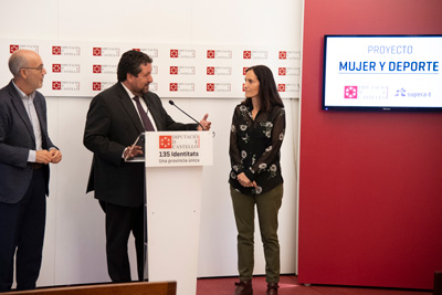 Campos junto al presidente de la Diputación Javier Moliner / ARRELS